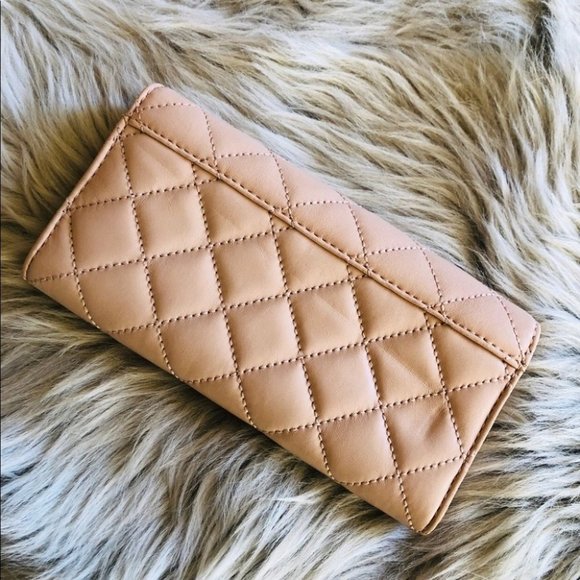NWT Michael Kors Astrid Quilted leather wallet - Picture 2 of 7